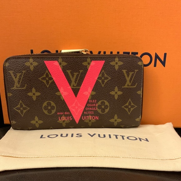 Louis Vuitton Handbags - Louis Vuitton grenade V pink wallet monogram